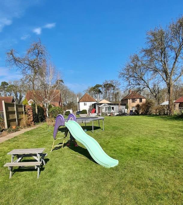 Sycamore Lodge Kent With Ev Zappi Type 2, Swimming Pool For A Fee Sellindge Esterno foto