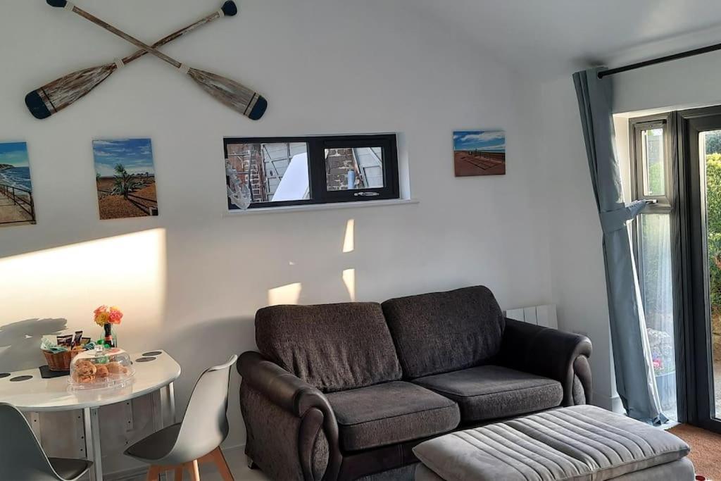 Sycamore Lodge Kent With Ev Zappi Type 2, Swimming Pool For A Fee Sellindge Esterno foto