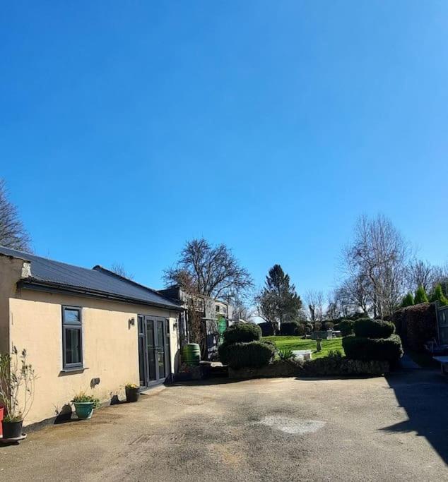 Sycamore Lodge Kent With Ev Zappi Type 2, Swimming Pool For A Fee Sellindge Esterno foto